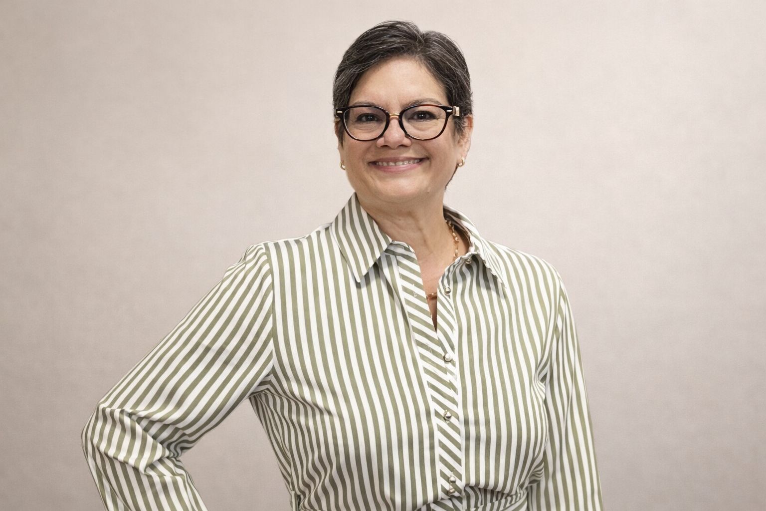 W Reyes Realty - Corredora